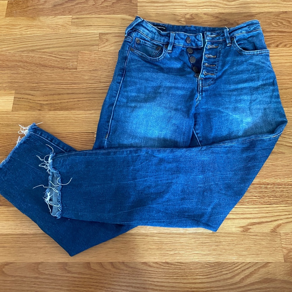 True Religion size 26 high rise cropped straight leg dark wash jeans